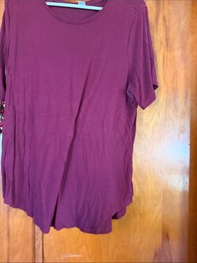Old Navy Short Sleeve Crewneck Top - Maroon